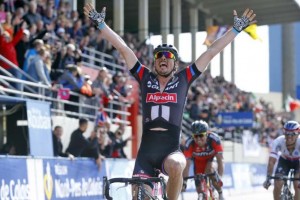 John Degenkolb vítězí na Paříž - Roubaix 2015