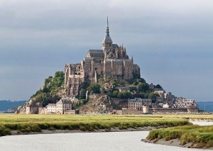 800px-Mont_St_Michel_3,_Brittany,_France_-_July_2011