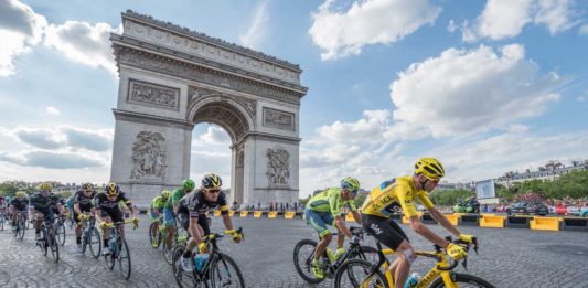 Paříž - Vítězný oblouk - Tour de France