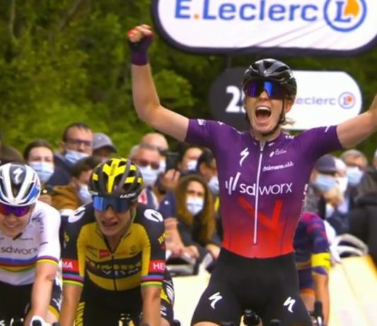 Demi Vollering vítězí na La Course by Le Tour de France 2021
