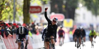 Amy Pieters poráží Claru Copponi ve spurtu 2. etapy The Women's Tour 2021